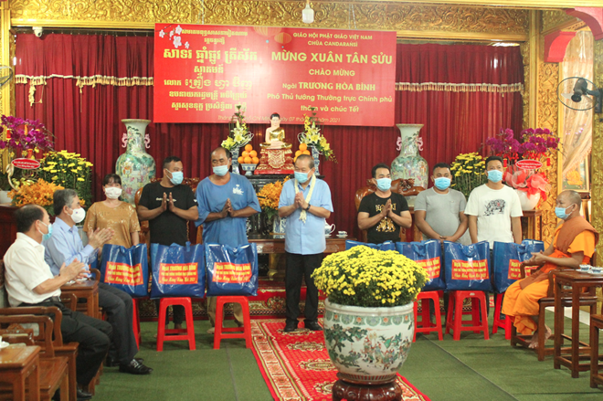 Phó Thủ tướng Thường trực thăm hỏi, tặng quà Tết tại chùa Chăn Ta Răng Sây - Ảnh minh hoạ 7
